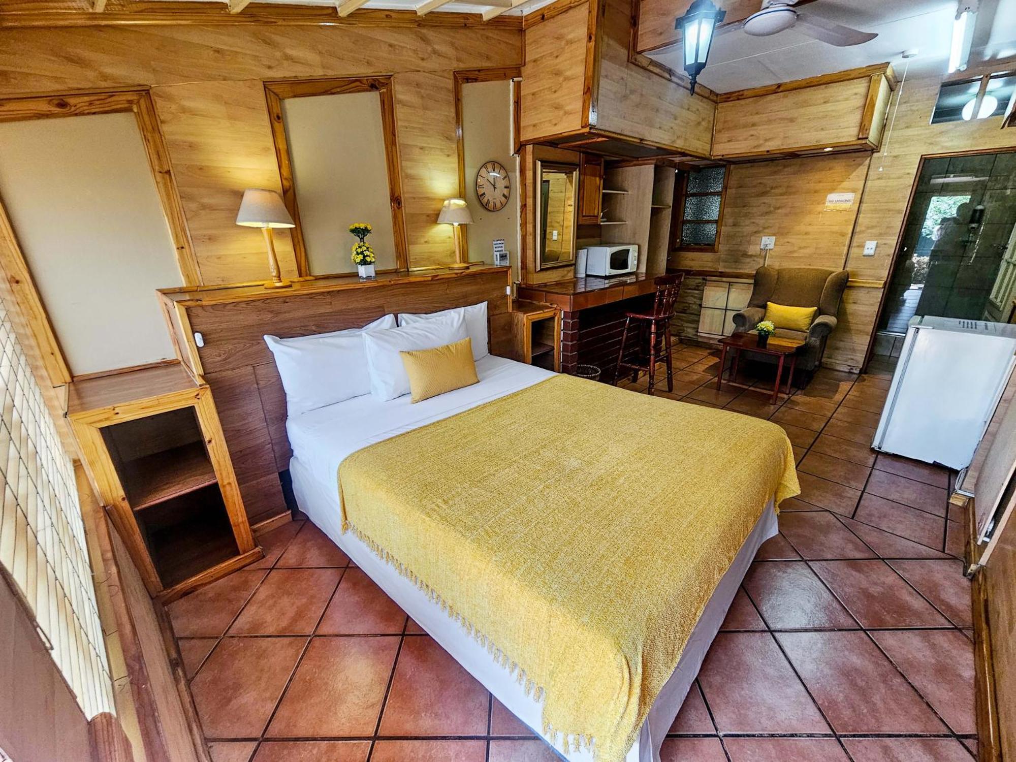 Tudor Lodge Guest House โจฮันเนสเบิร์ก ภายนอก รูปภาพ