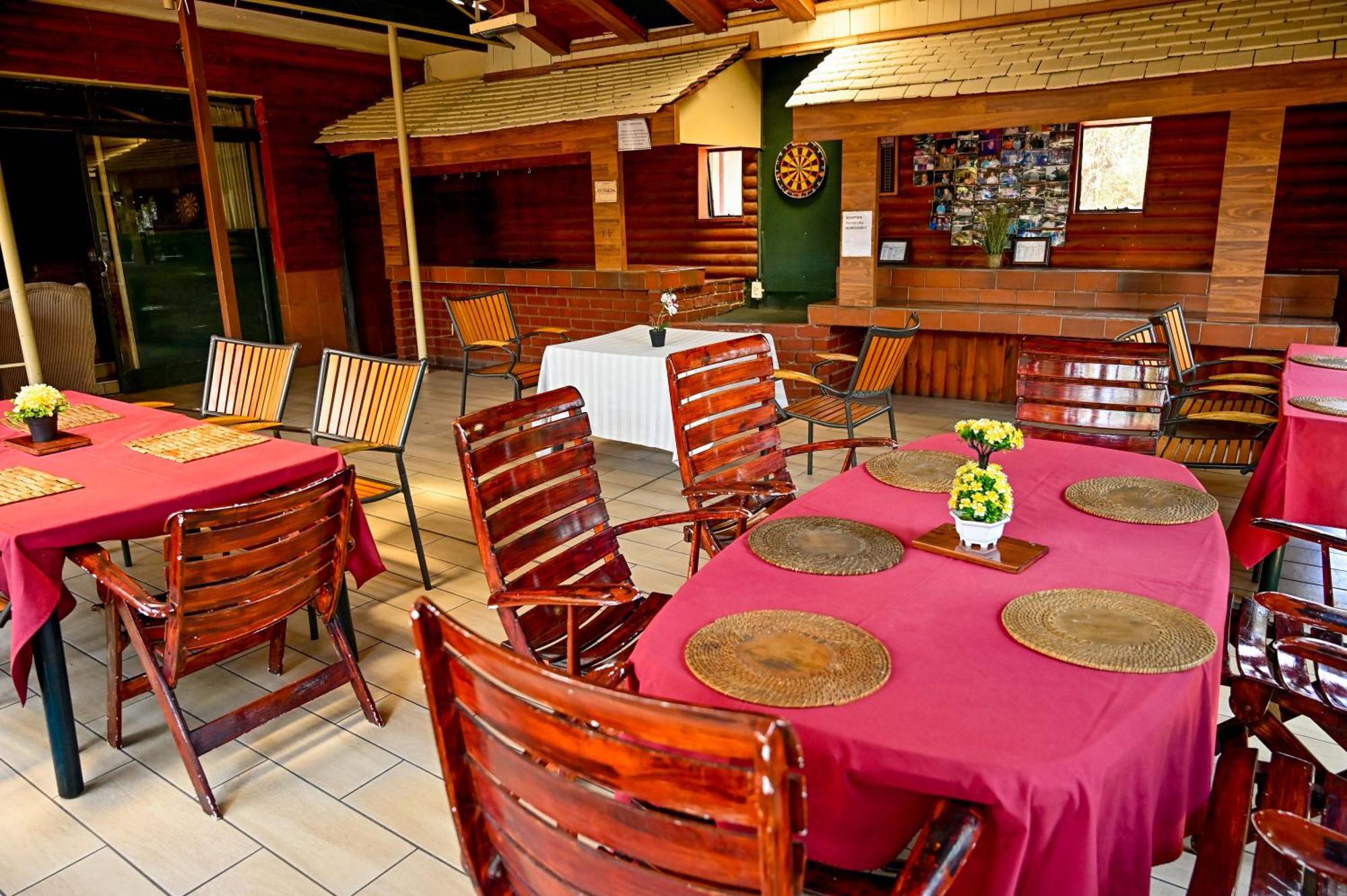 Tudor Lodge Guest House โจฮันเนสเบิร์ก ภายนอก รูปภาพ